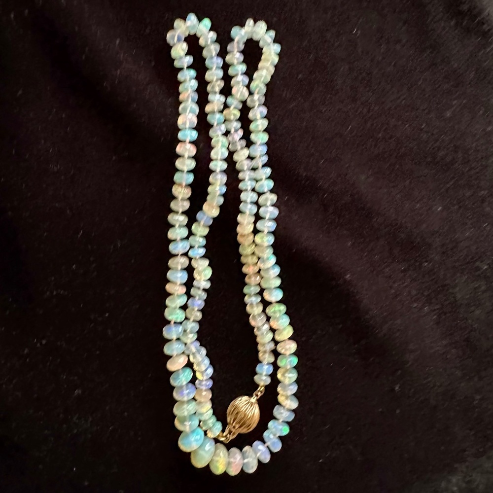 4.5mm to 8.5mm Ethiopian Opals Hand Knotted - 14K Solid Yellow Gold Clasp - Picture 5 of 17
